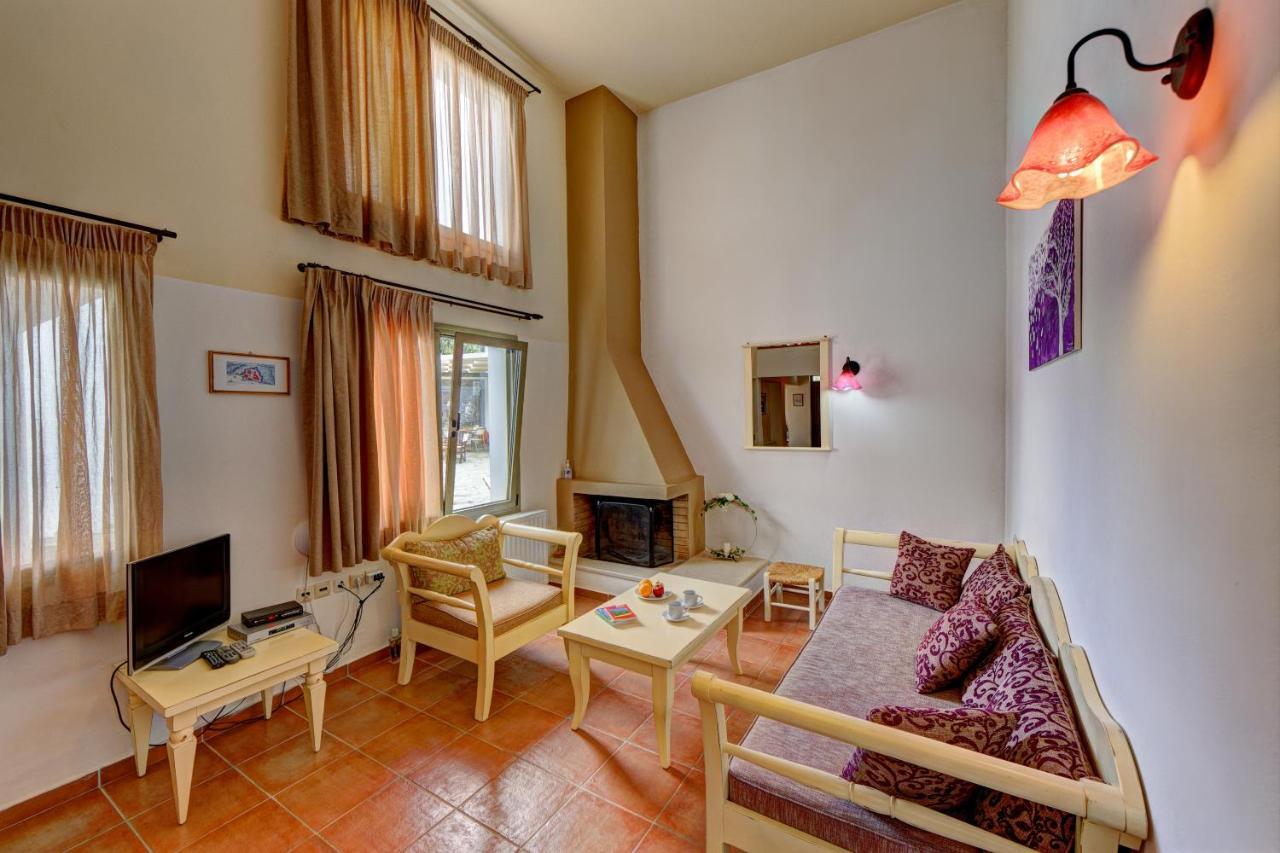 Mourtzanakis Residence - Traditional Eco Hotel In Achlada Exterior photo